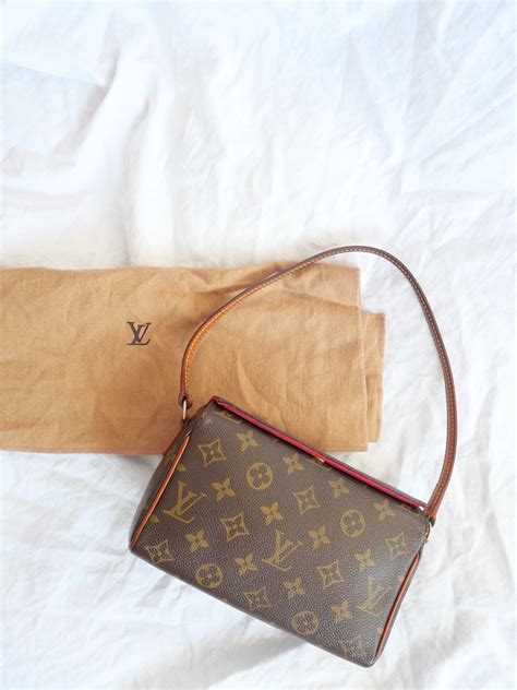 echtheit prüfen louis vuitton|louis vuitton false product id.